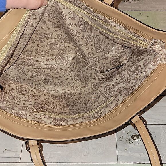 Larger Boutique Purse - Picture 5 of 5